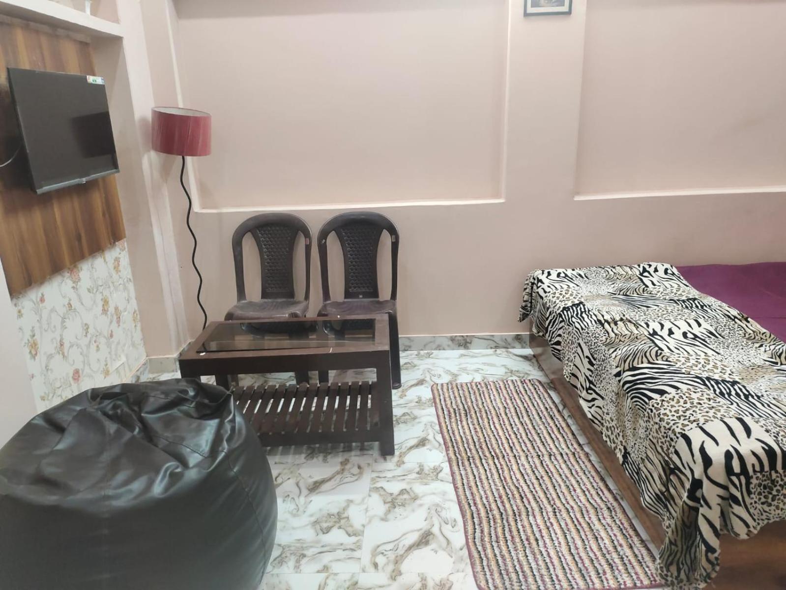 Homestay Banarasiya *